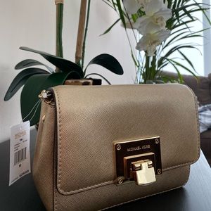 Pale gold Michael Kors Tina👝👌❤️